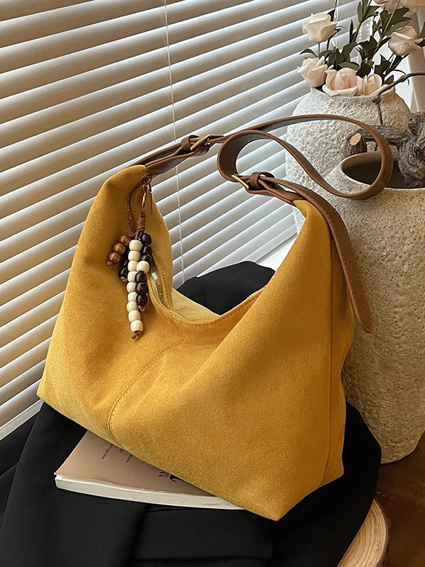 Sac en velours vintage pour fe - Interior Design Elegant avis et prix