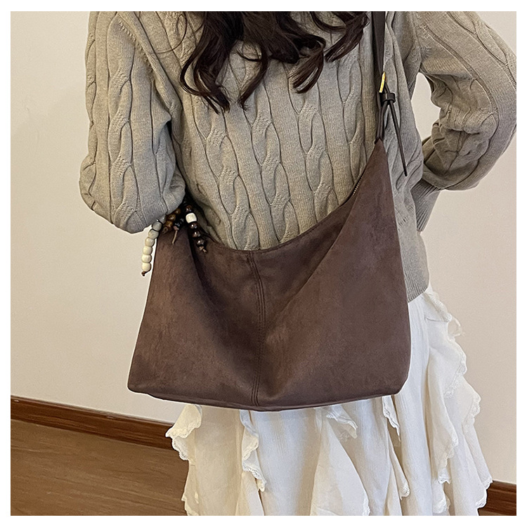 Sac en velours vintage pour fe - Interior Design Elegant avis et prix